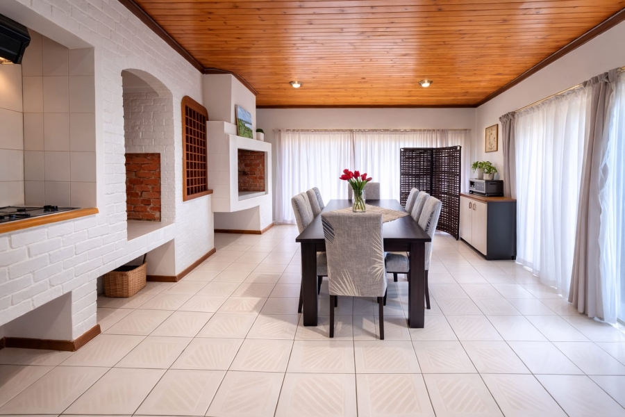 6 Bedroom Property for Sale in Heuwelsig Free State